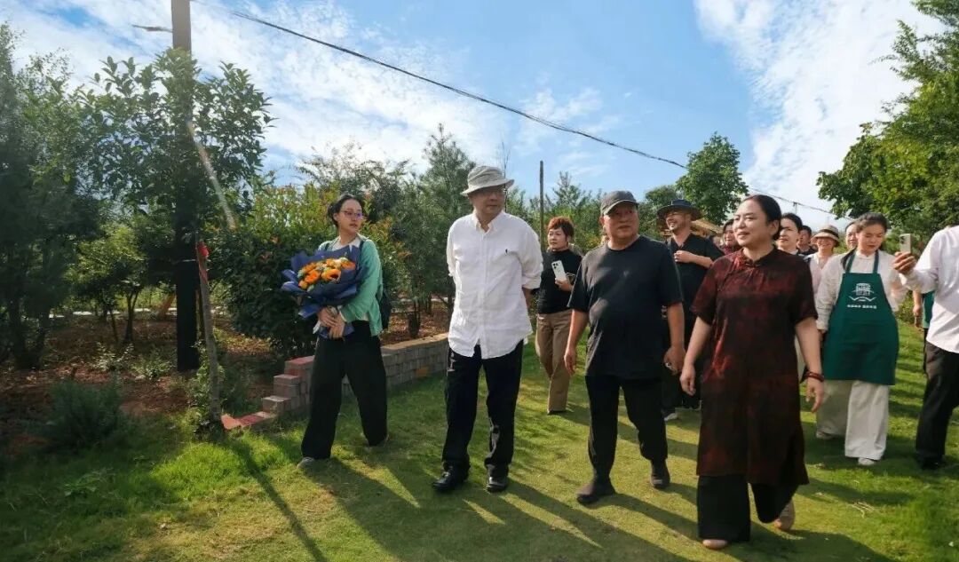 医香同源 文脉共生｜徐文兵携厚朴学子走进神都牡丹香坊